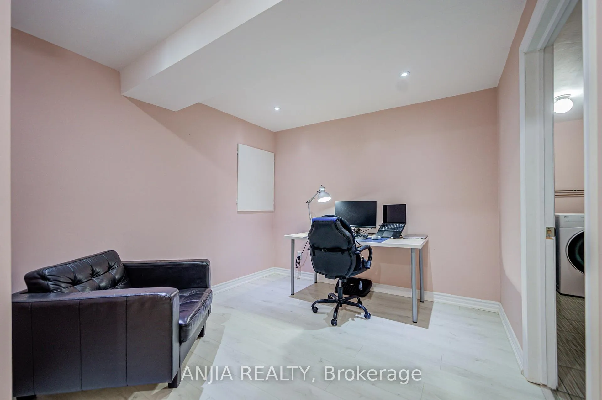 Photo 23 of 14 Castlemore Avenue, Markham, Berczy — HOMEH