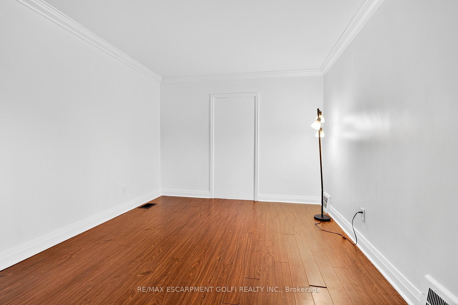 Photo 9 of 17 West 3RD Street, Hamilton, Southam — HOMEH