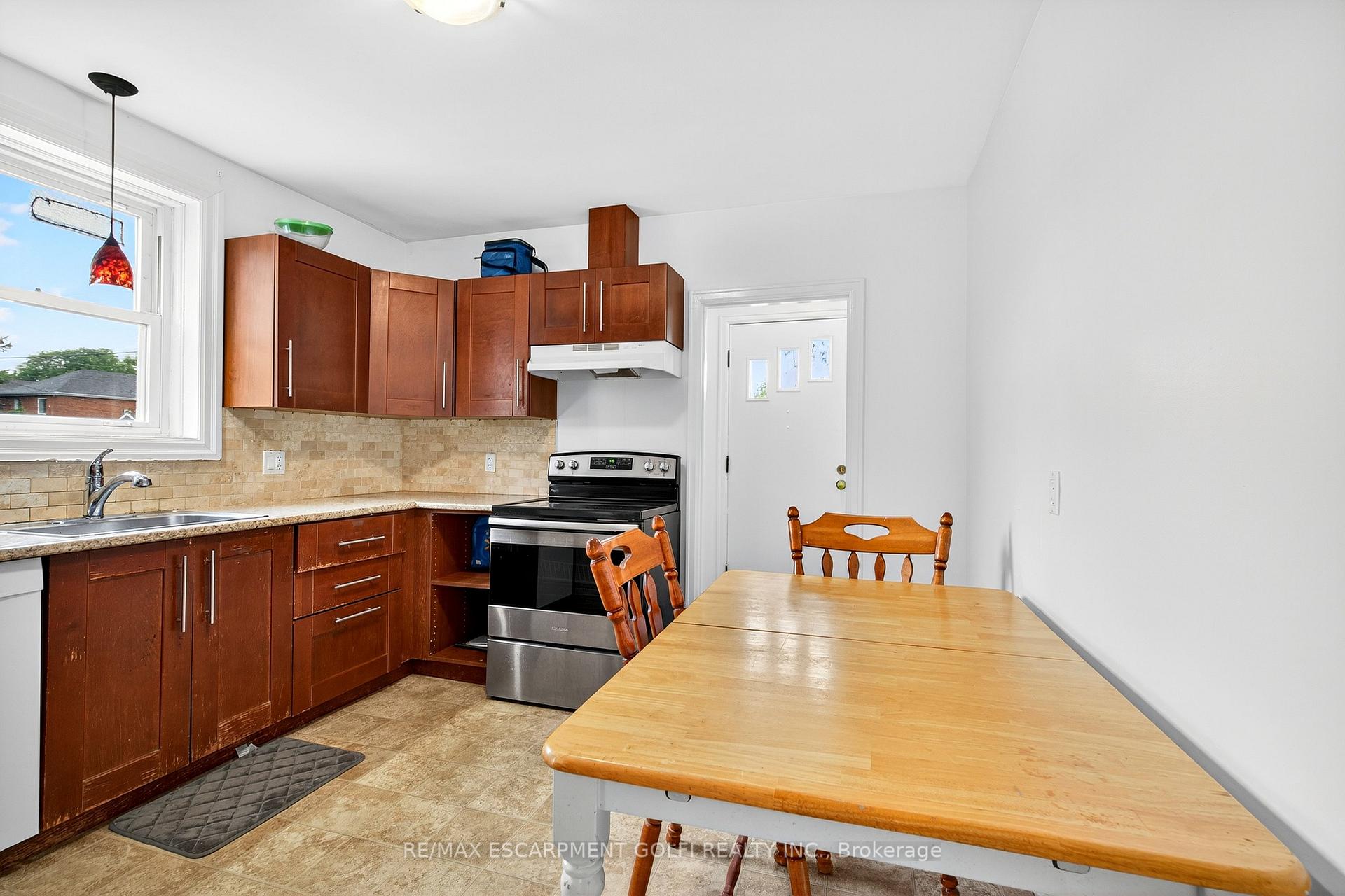 Photo 27 of 17 West 3RD Street, Hamilton, Southam — HOMEH