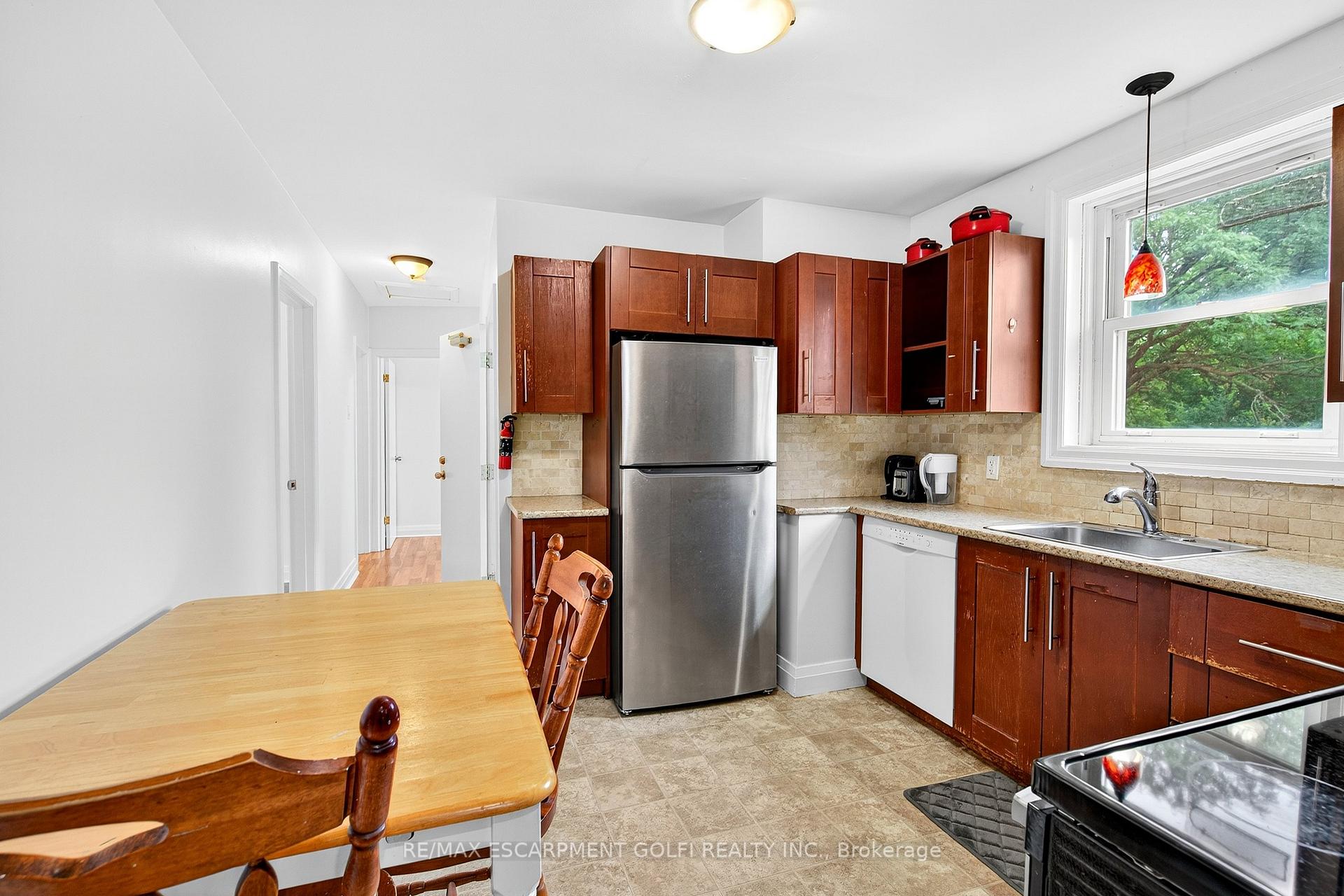 Photo 12 of 17 West 3RD Street, Hamilton, Southam — HOMEH