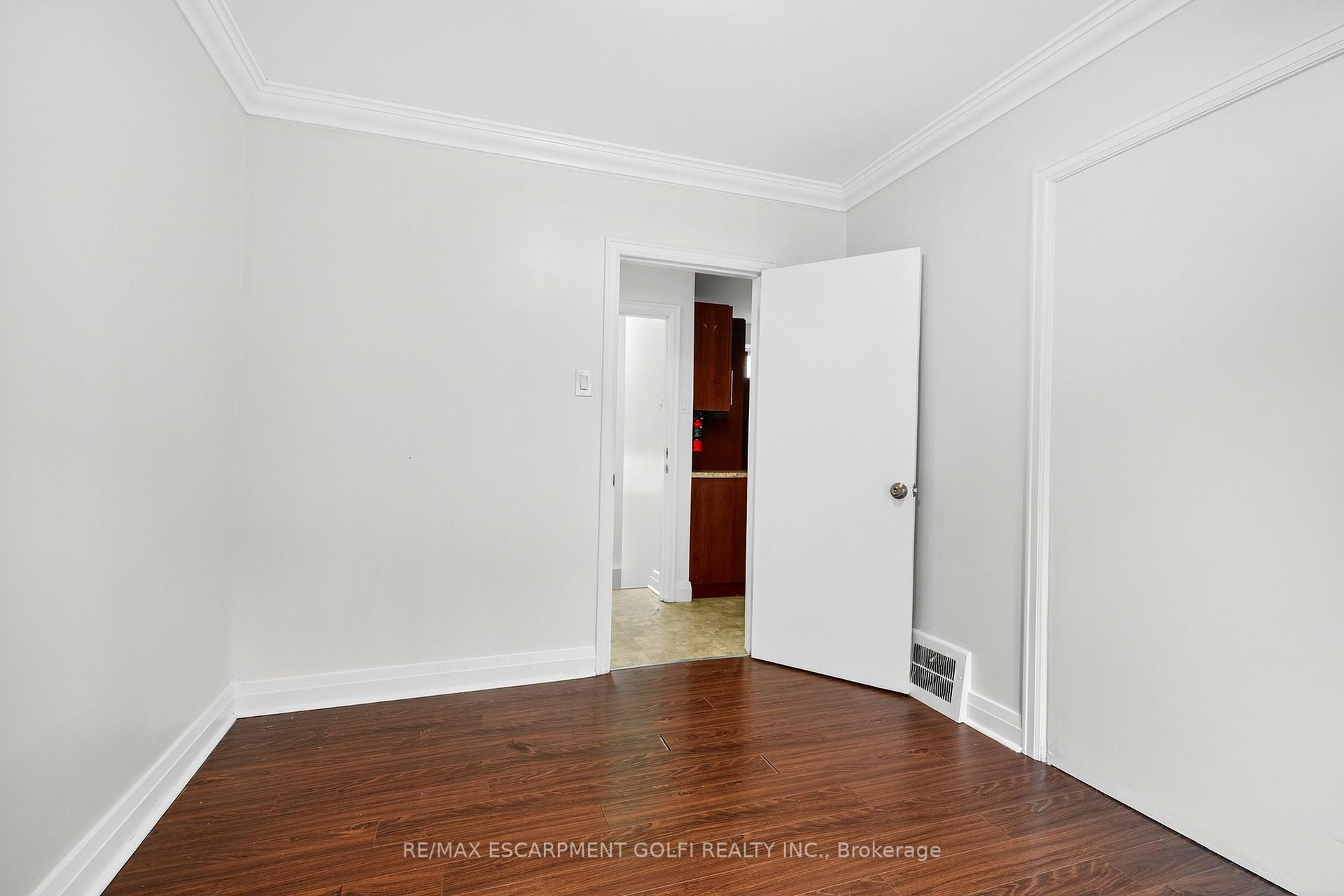 Photo 28 of 17 West 3RD Street, Hamilton, Southam — HOMEH