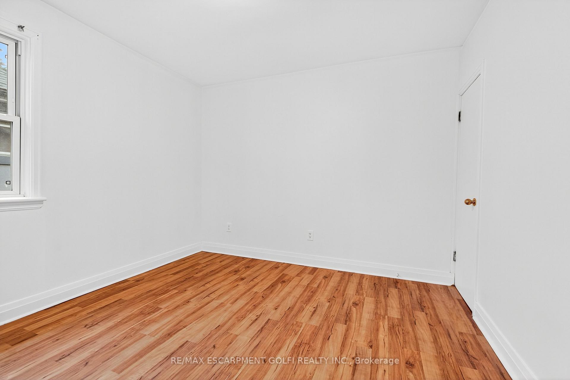 Photo 4 of 17 West 3RD Street, Hamilton, Southam — HOMEH
