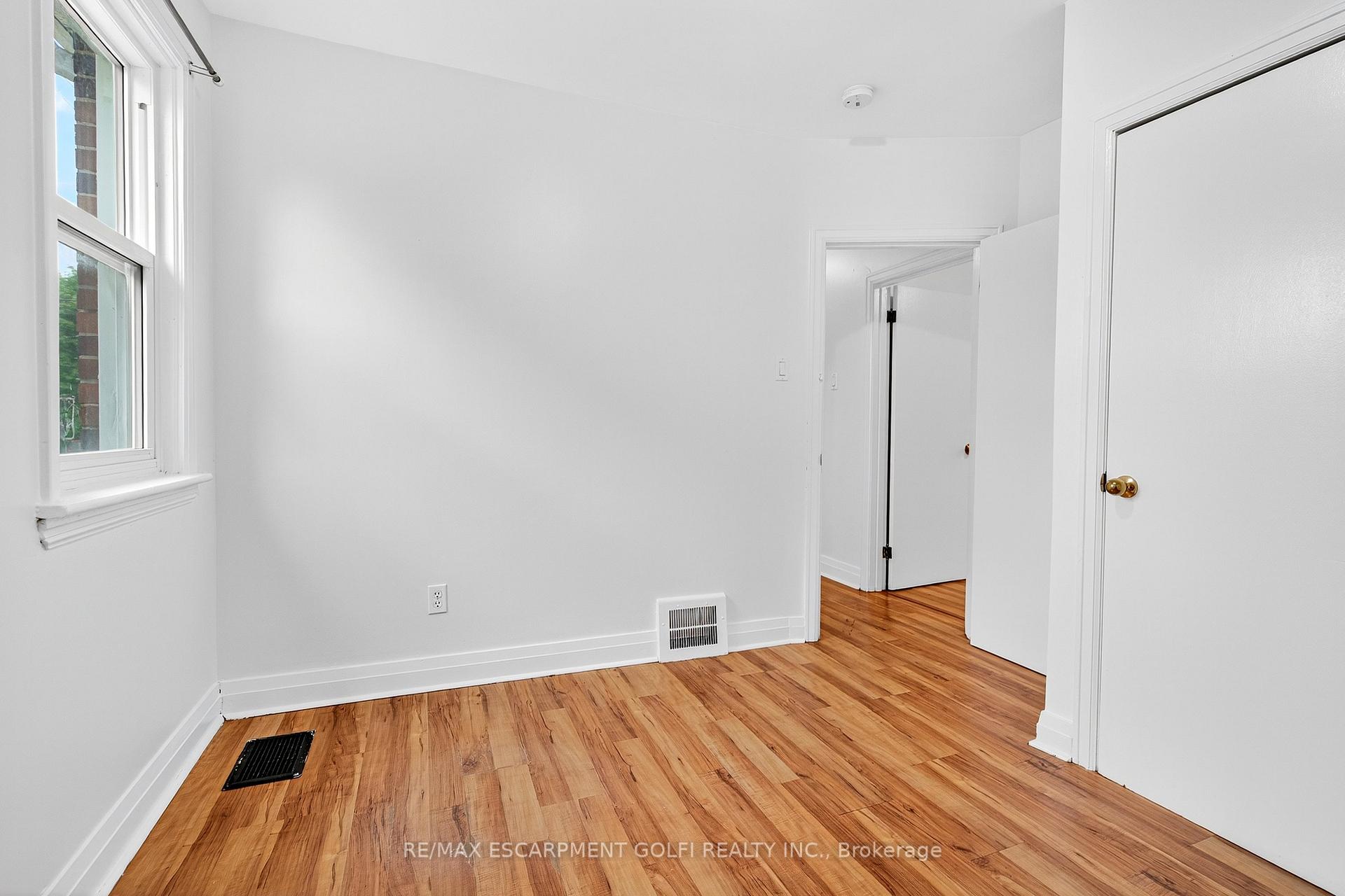 Photo 11 of 17 West 3RD Street, Hamilton, Southam — HOMEH