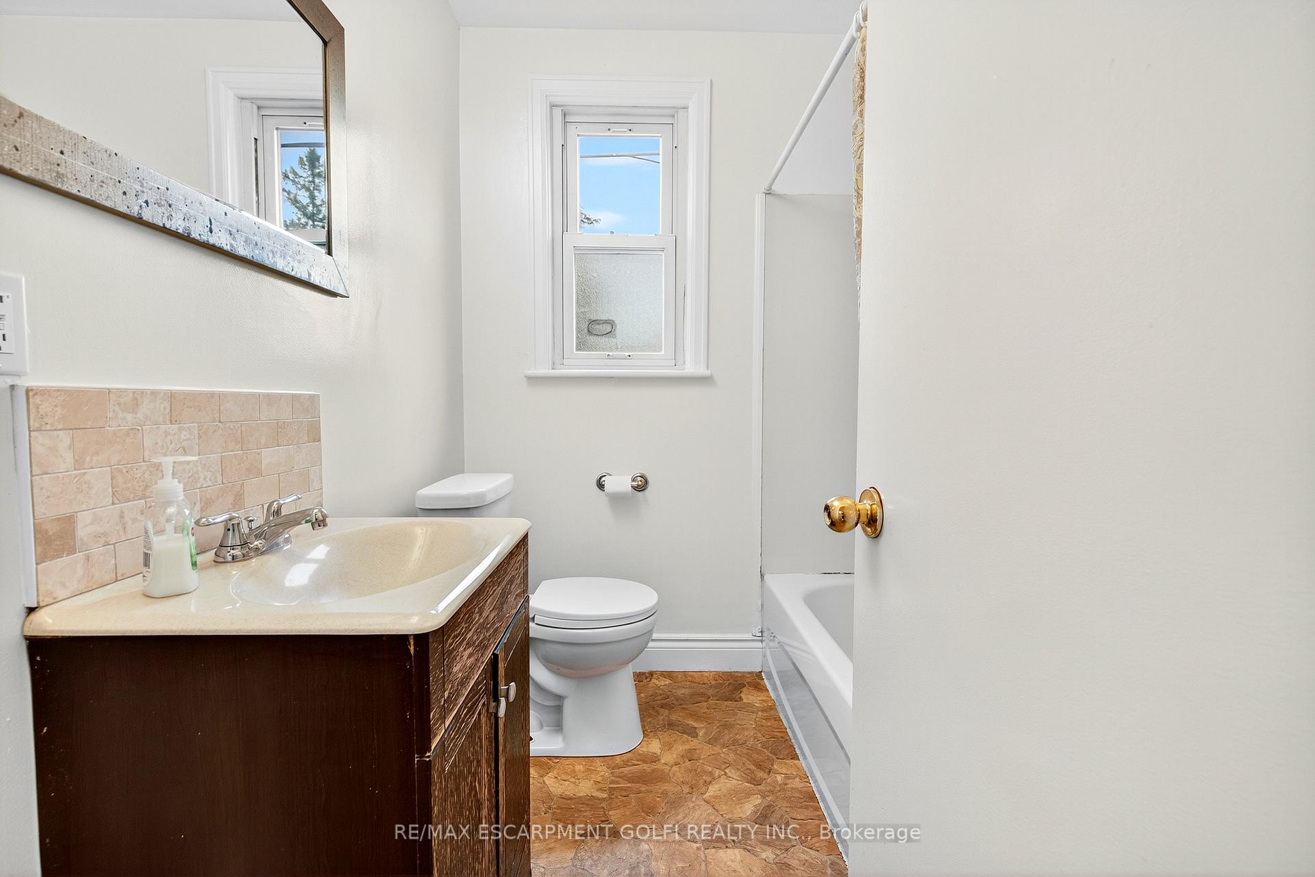 Photo 14 of 17 West 3RD Street, Hamilton, Southam — HOMEH