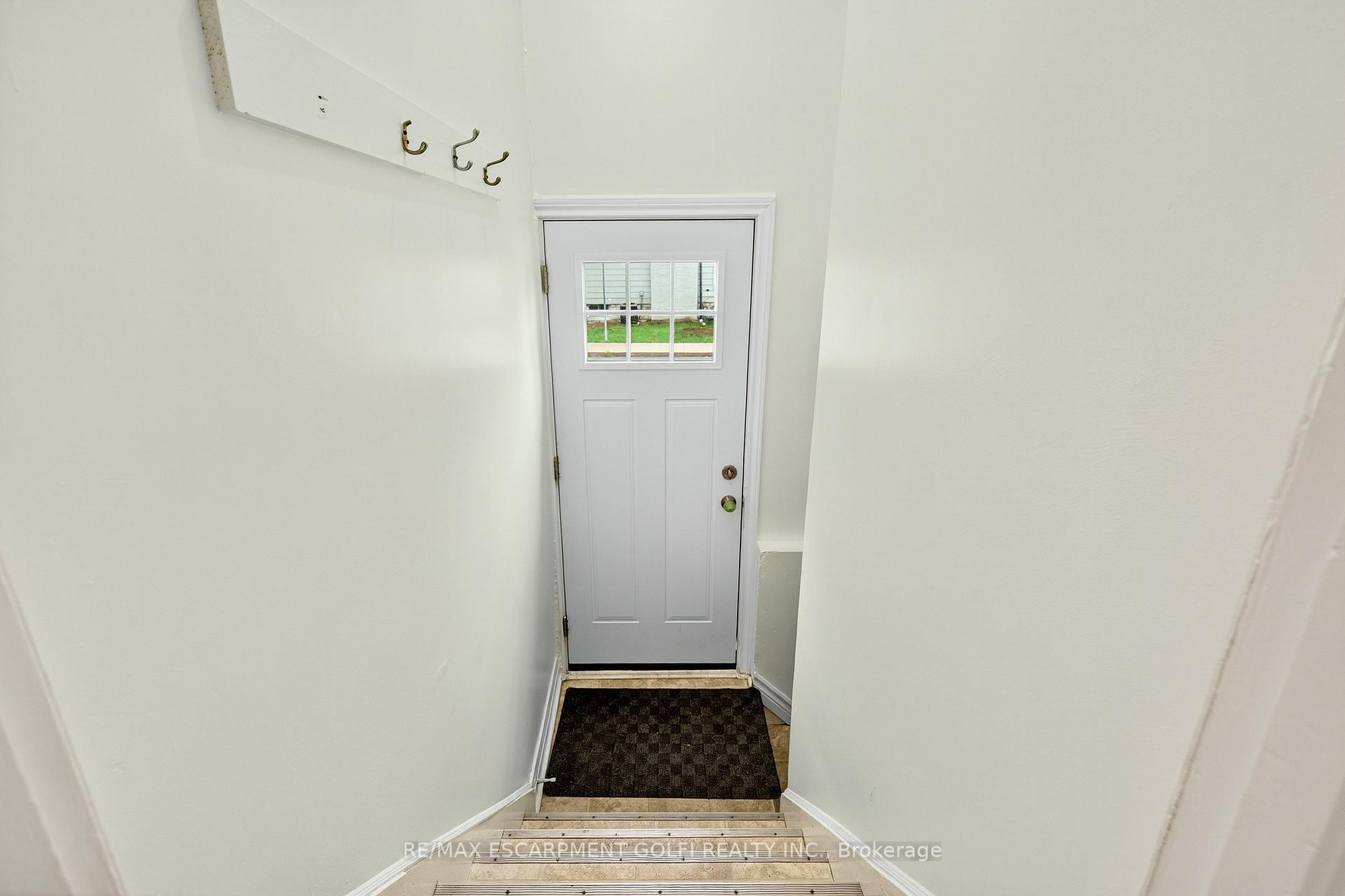 Photo 3 of 17 West 3RD Street, Hamilton, Southam — HOMEH