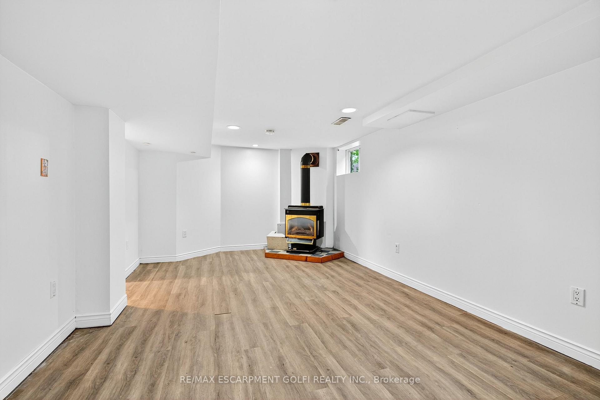 Photo 21 of 17 West 3RD Street, Hamilton, Southam — HOMEH