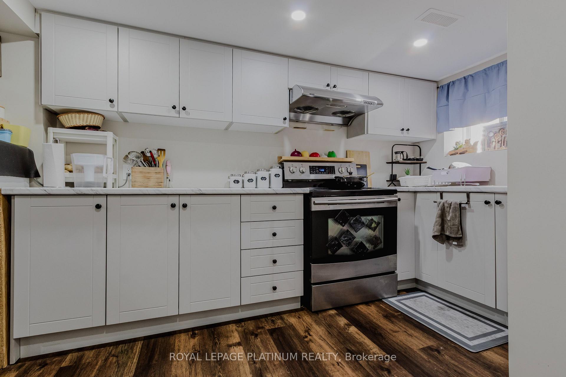 Photo 10 of 4 Burwash Court, Brampton, Heart Lake West — HOMEH