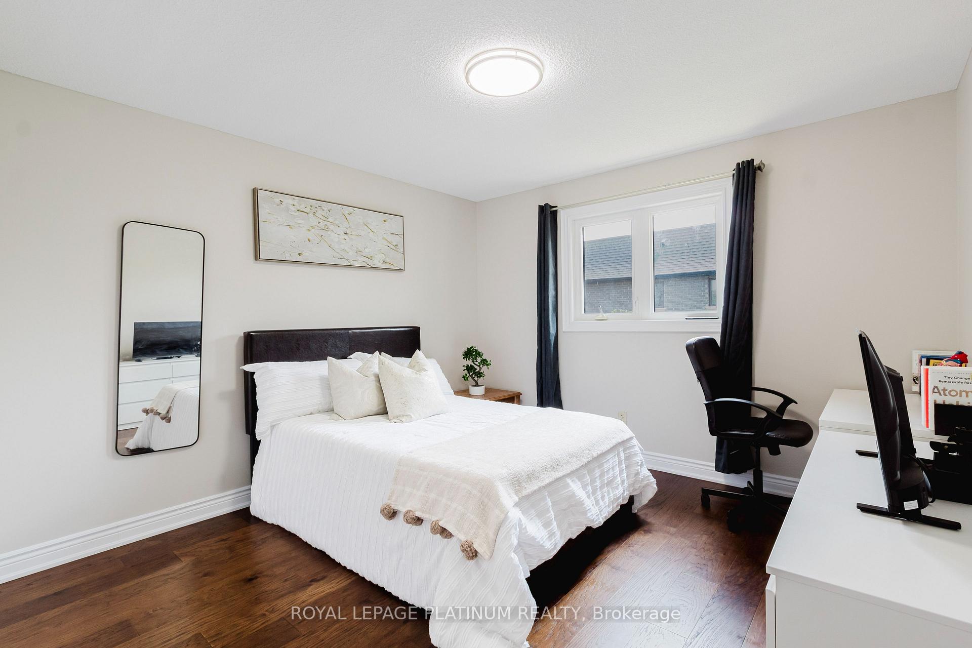 Photo 11 of 4 Burwash Court, Brampton, Heart Lake West — HOMEH