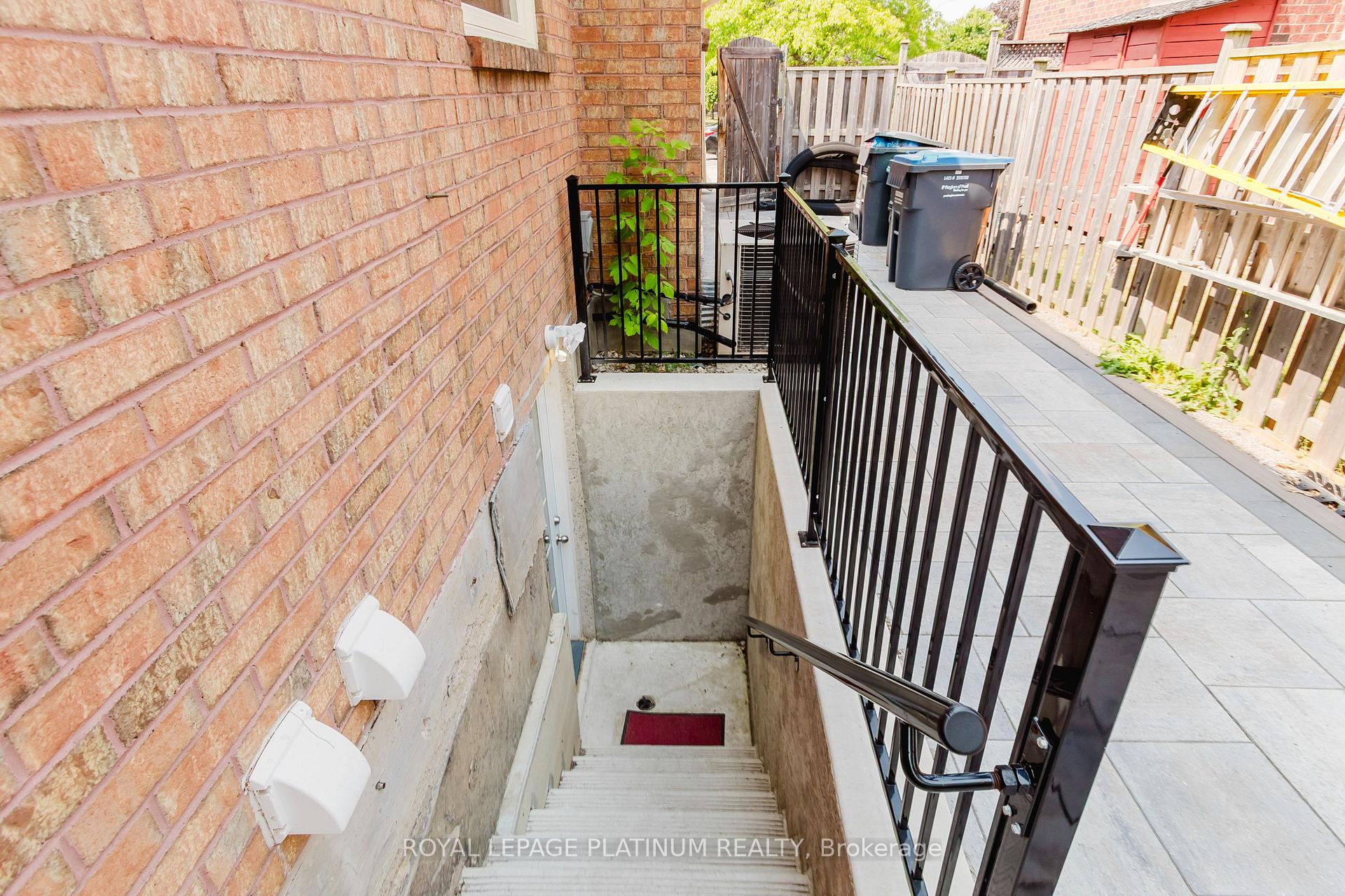 Photo 40 of 4 Burwash Court, Brampton, Heart Lake West — HOMEH