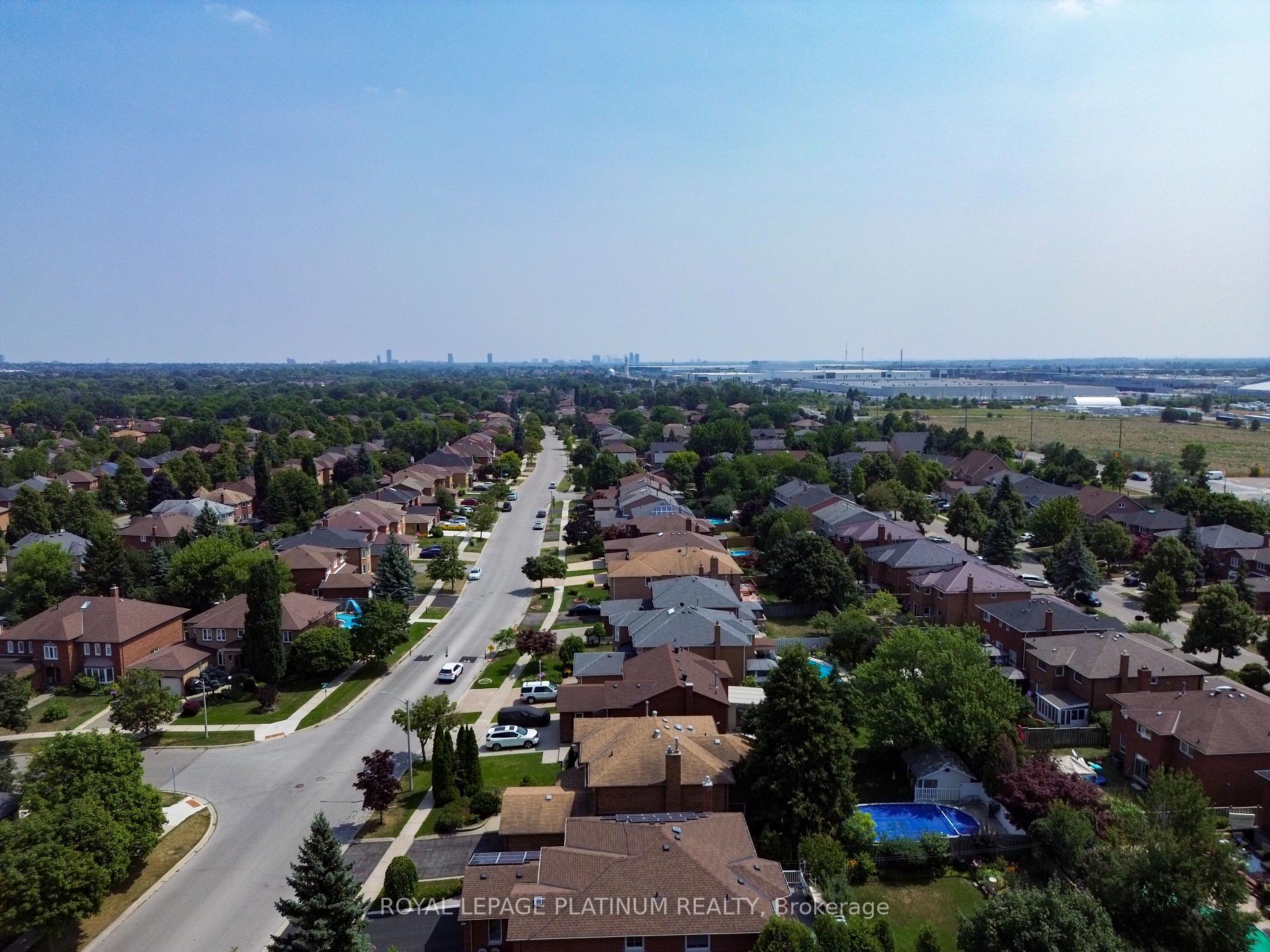 Photo 31 of 4 Burwash Court, Brampton, Heart Lake West — HOMEH