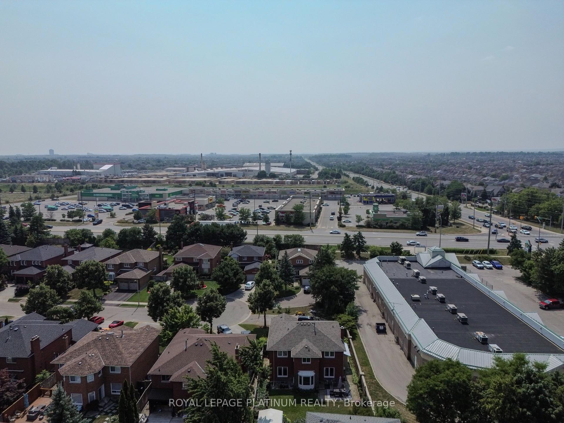 Photo 39 of 4 Burwash Court, Brampton, Heart Lake West — HOMEH