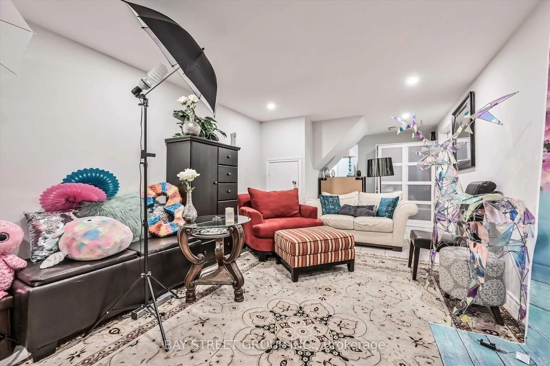 Photo 5 of 39 Barrington Crescent, Brampton, Heart Lake East — HOMEH