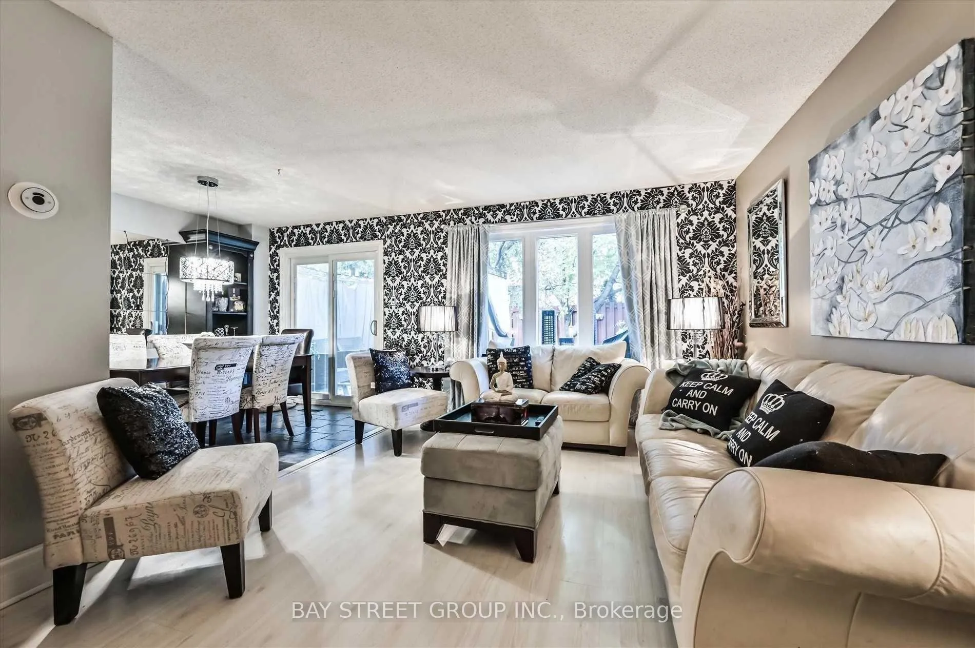 Photo 7 of 39 Barrington Crescent, Brampton, Heart Lake East — HOMEH