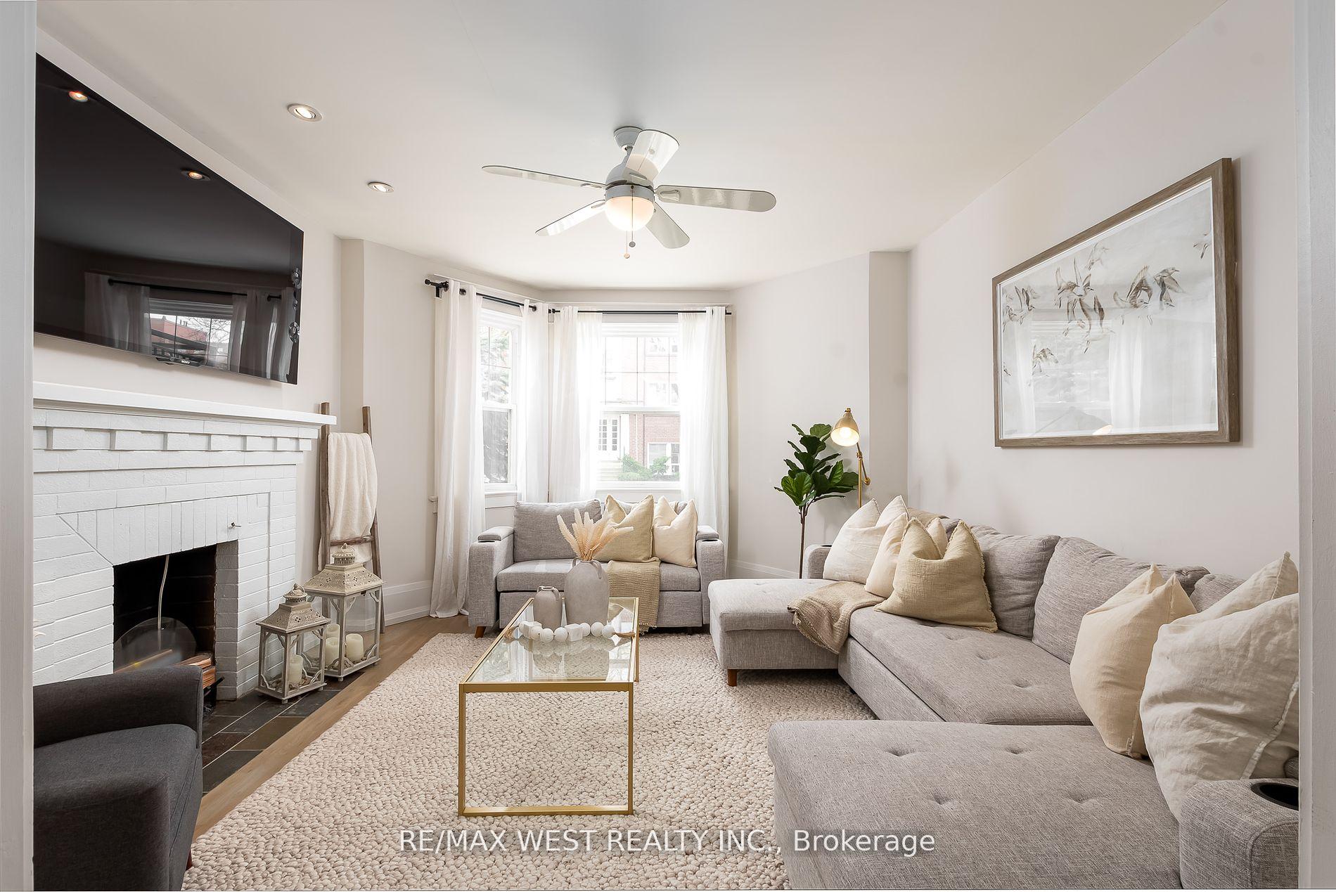 Photo 8 of Unit Bldg 1, 9 Humewood Drive, Toronto, Humewood-Cedarvale — HOMEH