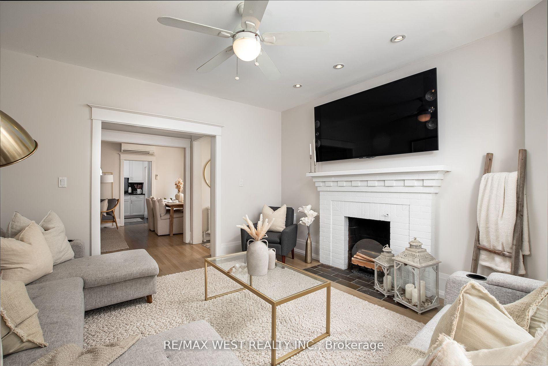 Photo 6 of Unit Bldg 1, 9 Humewood Drive, Toronto, Humewood-Cedarvale — HOMEH