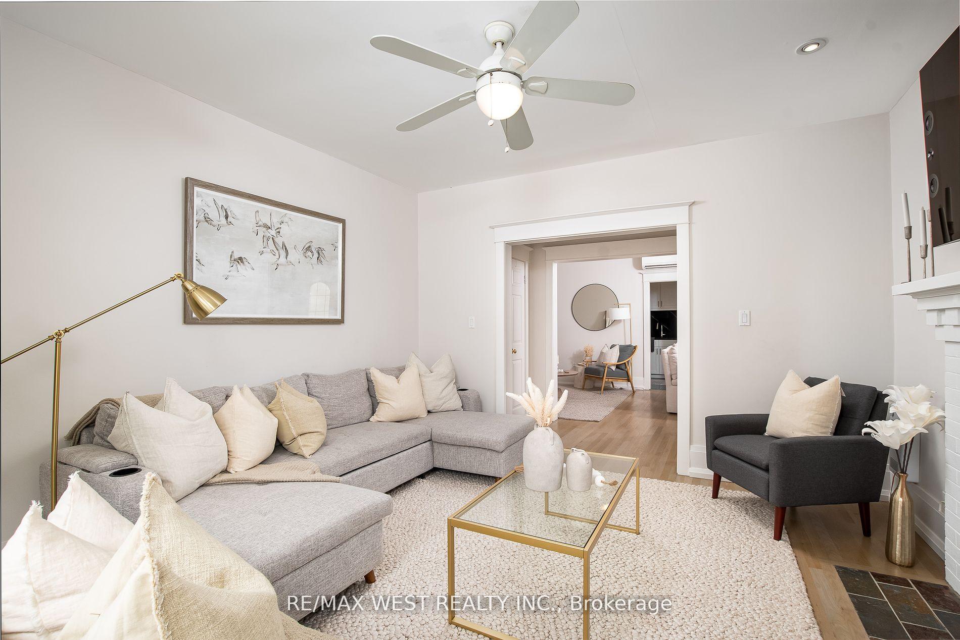 Photo 4 of Unit Bldg 1, 9 Humewood Drive, Toronto, Humewood-Cedarvale — HOMEH
