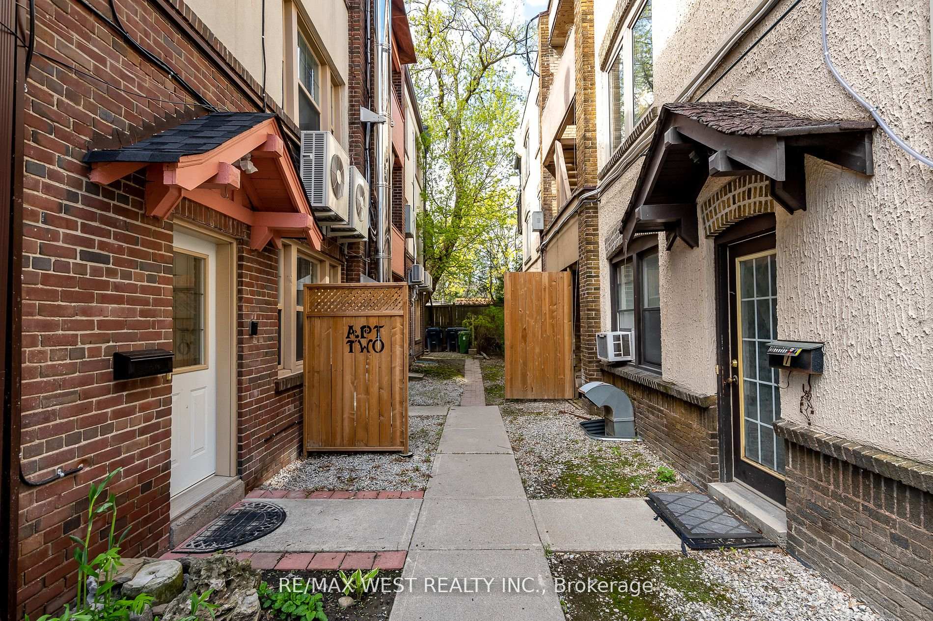 Photo 38 of Unit Bldg 1, 9 Humewood Drive, Toronto, Humewood-Cedarvale — HOMEH