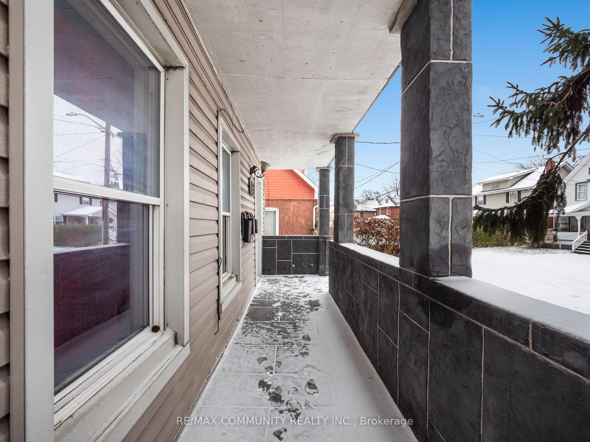 Photo 2 of 4769 McDougall Crescent, Niagara Falls, Downtown — HOMEH