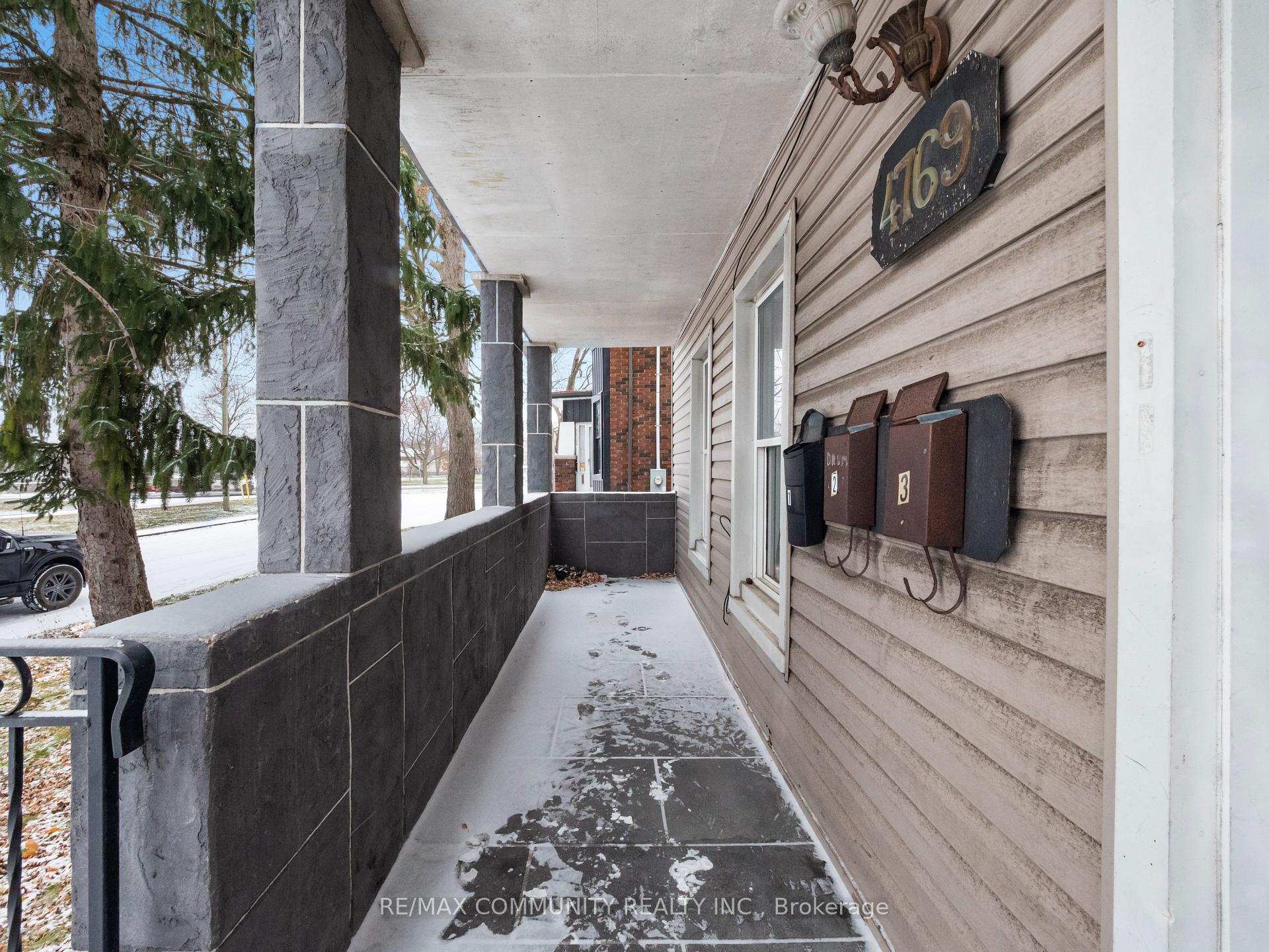 Photo 5 of 4769 McDougall Crescent, Niagara Falls, Downtown — HOMEH