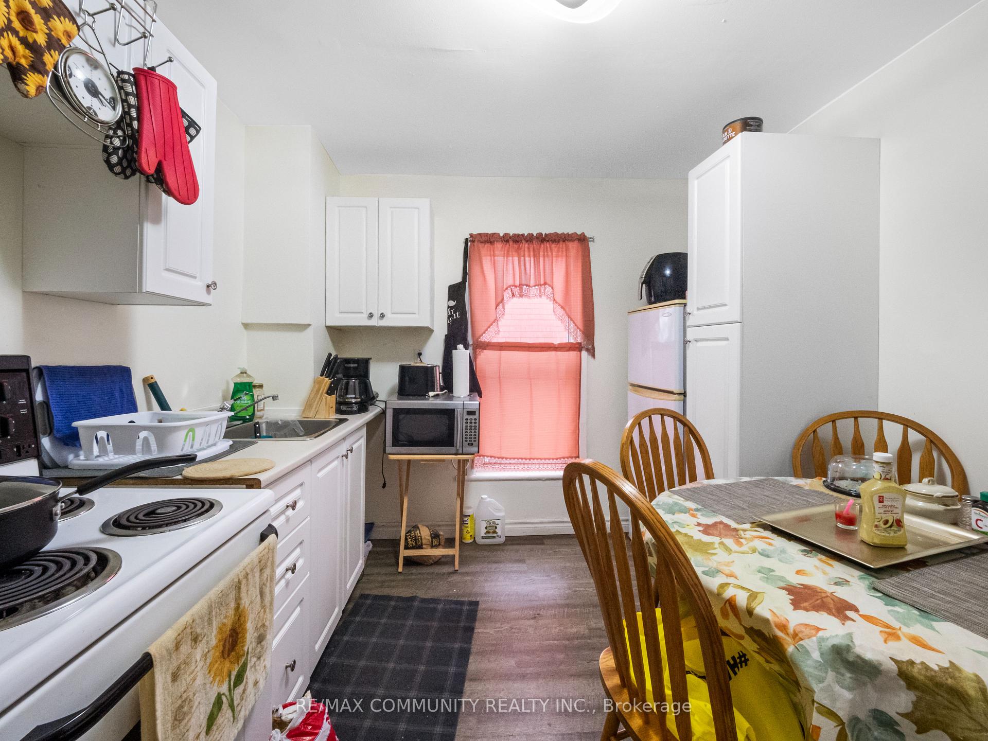 Photo 6 of 4769 McDougall Crescent, Niagara Falls, Downtown — HOMEH