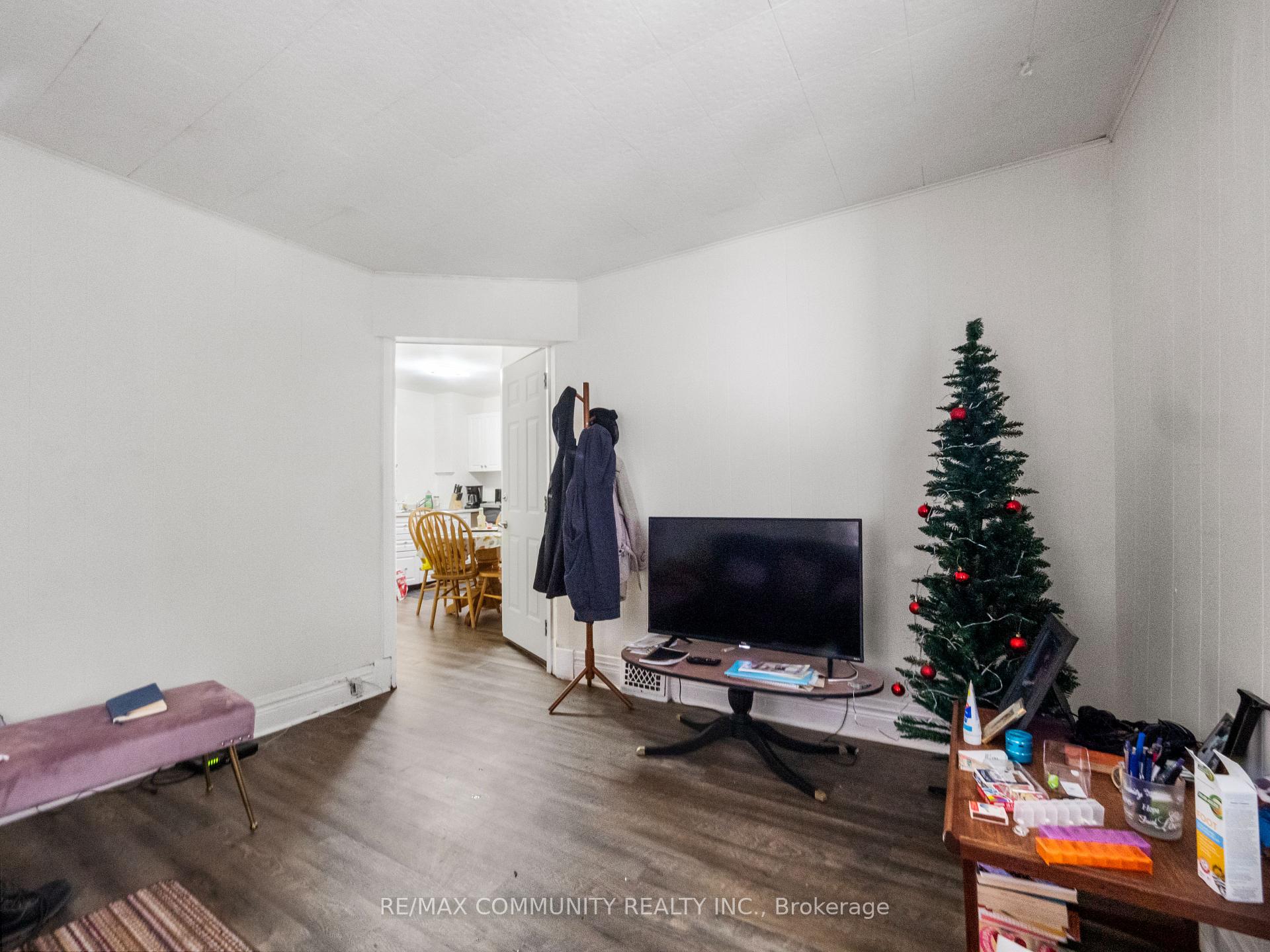 Photo 8 of 4769 McDougall Crescent, Niagara Falls, Downtown — HOMEH