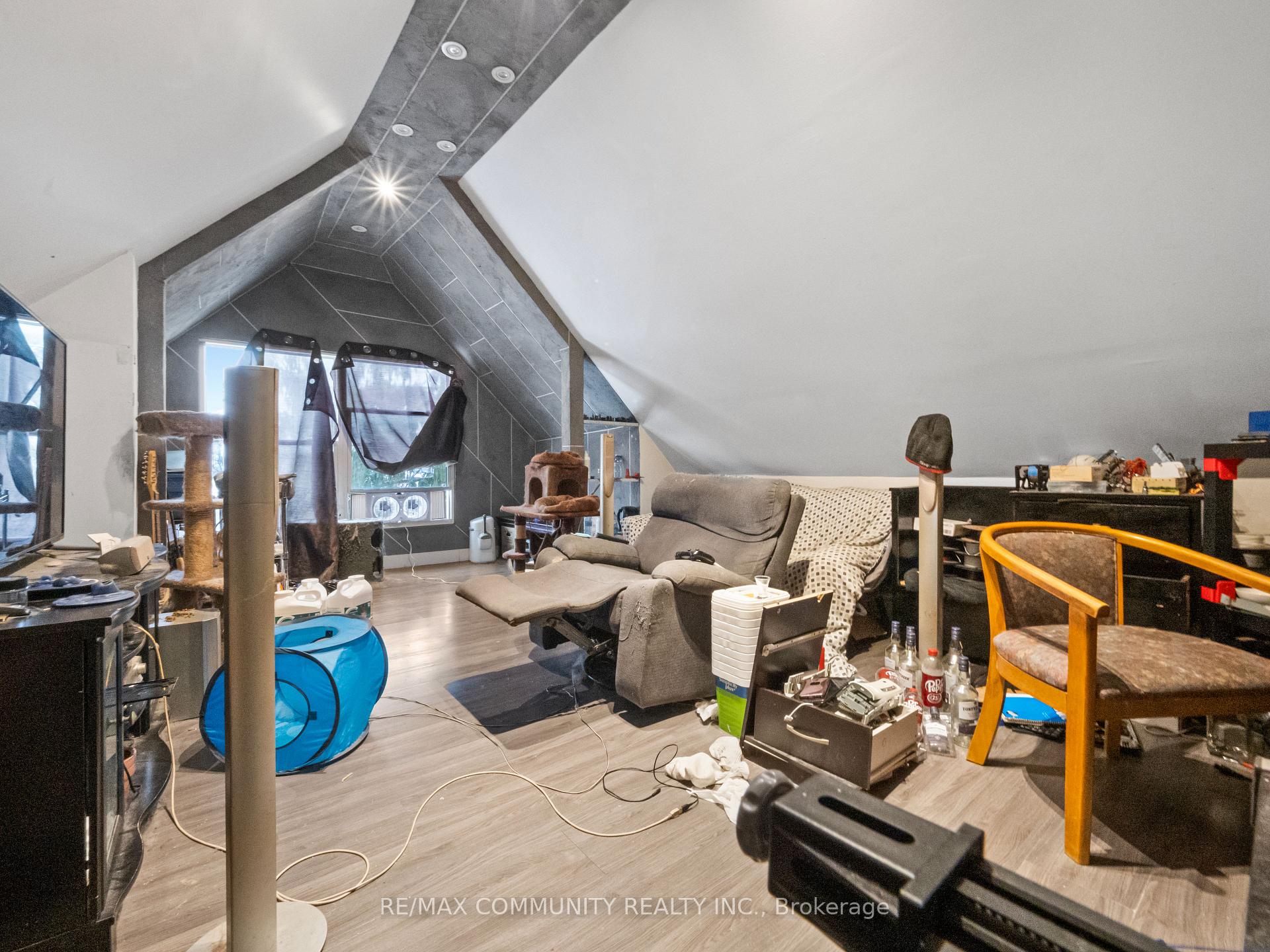 Photo 14 of 4769 McDougall Crescent, Niagara Falls, Downtown — HOMEH