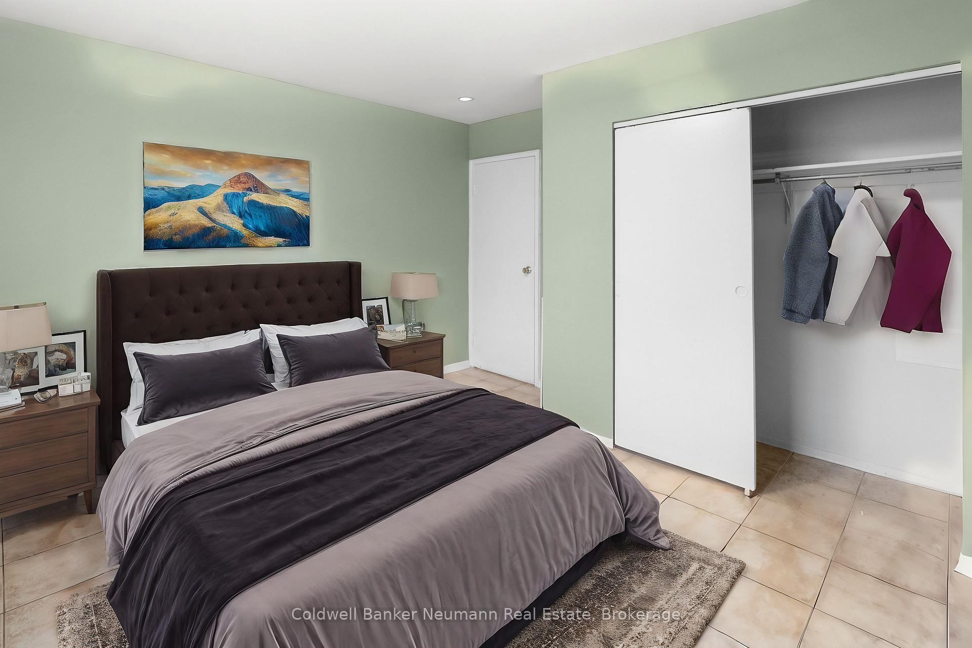 Photo 3 of Unit 1, 8 Delaware Avenue, Guelph, Victoria North — HOMEH
