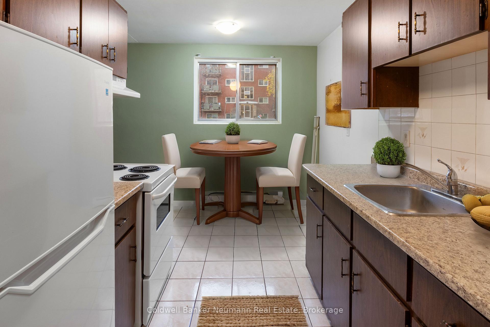 Photo 4 of Unit 1, 8 Delaware Avenue, Guelph, Victoria North — HOMEH
