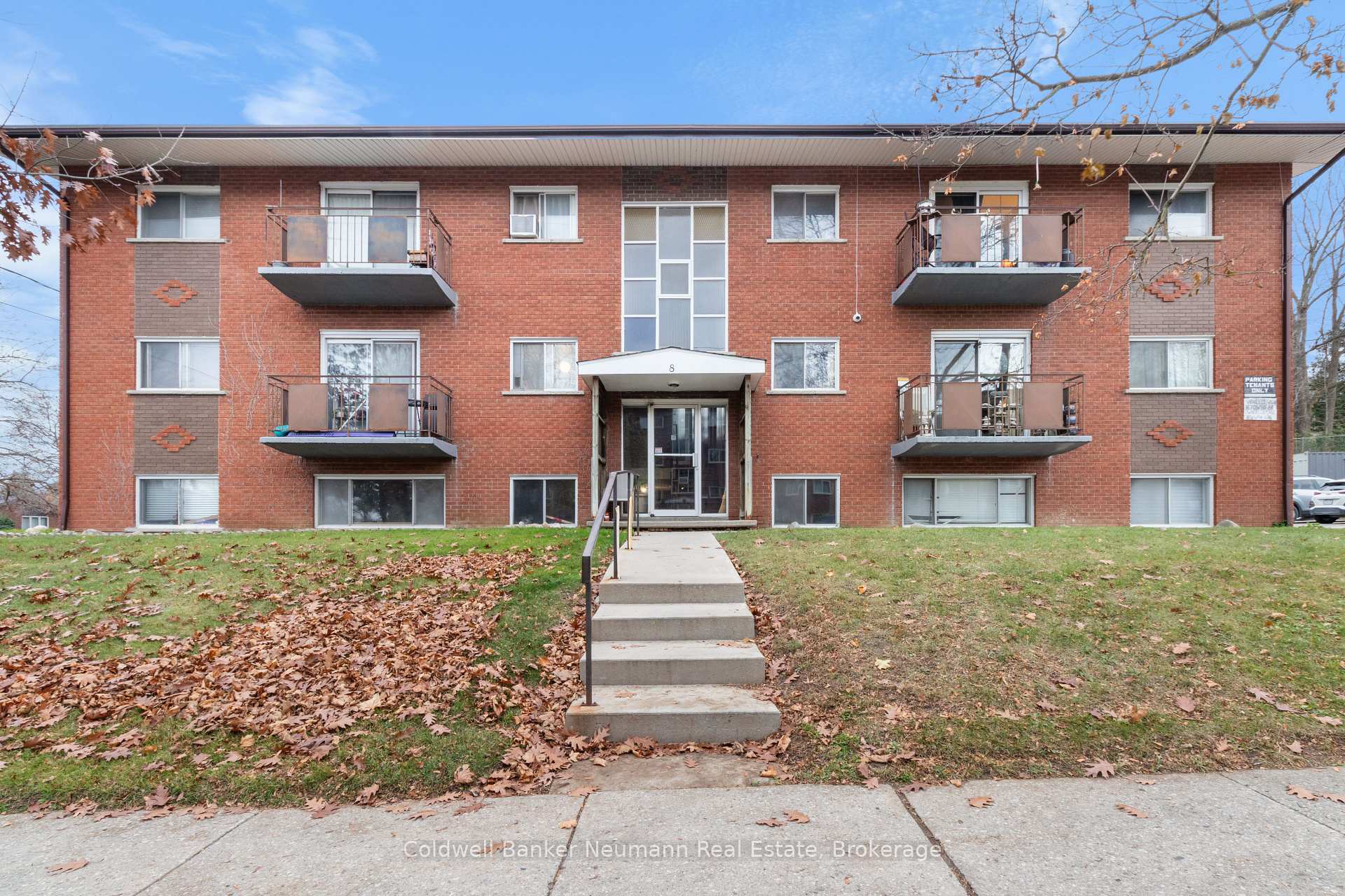Photo 5 of Unit 1, 8 Delaware Avenue, Guelph, Victoria North — HOMEH