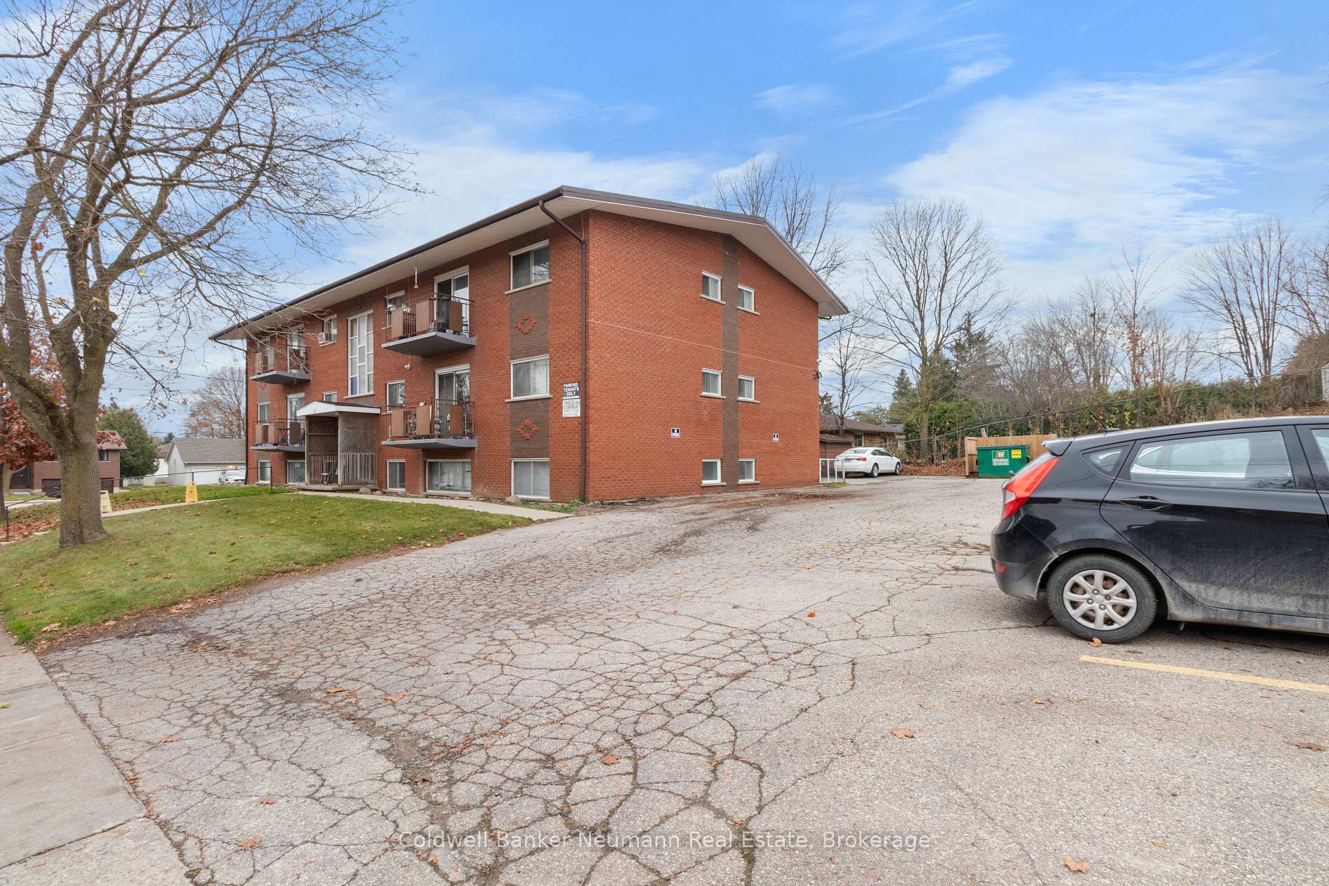 Photo 6 of Unit 1, 8 Delaware Avenue, Guelph, Victoria North — HOMEH