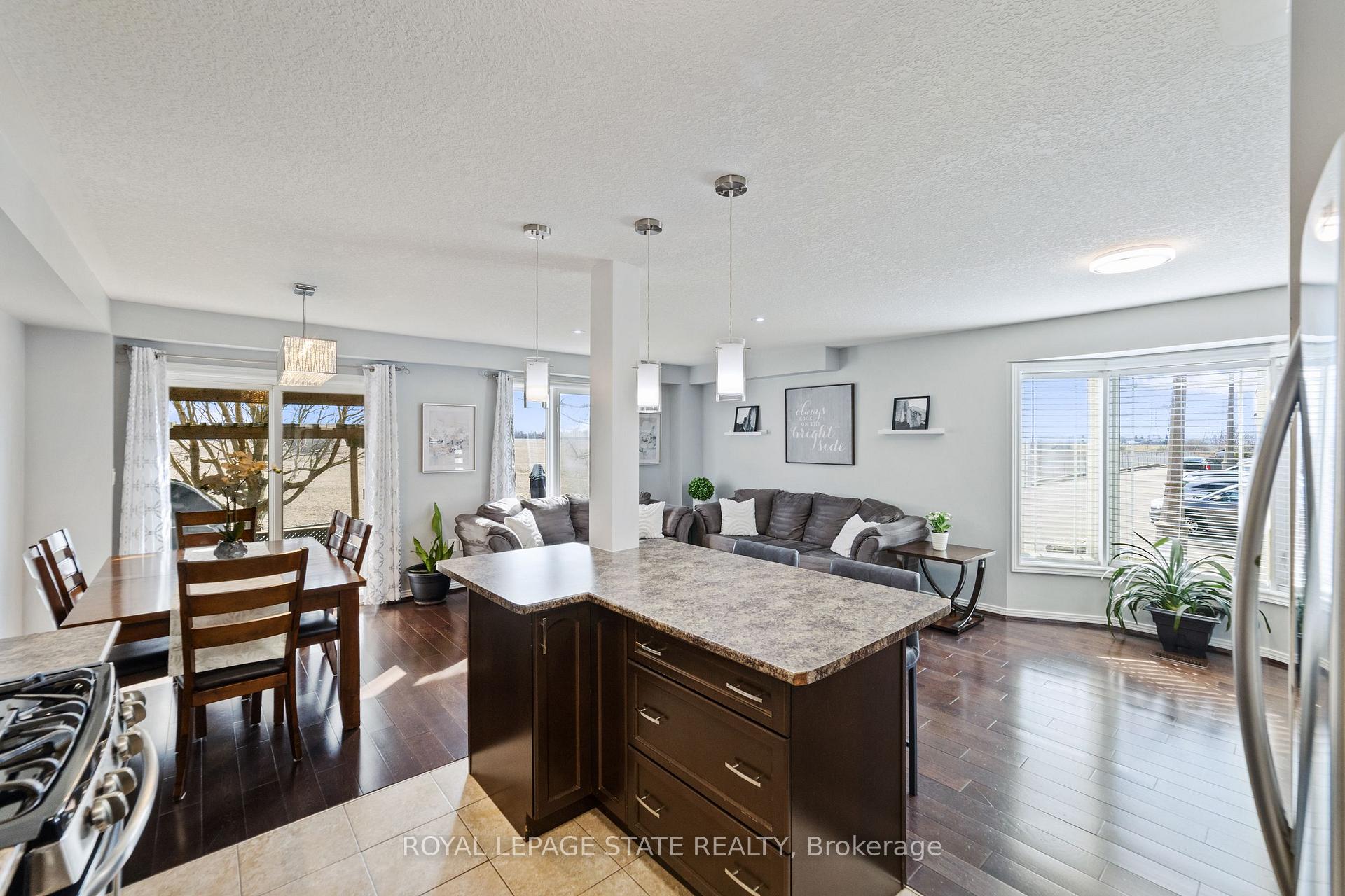 Photo 4 of 139 Periwinkle Drive, Hamilton, Stoney Creek — HOMEH