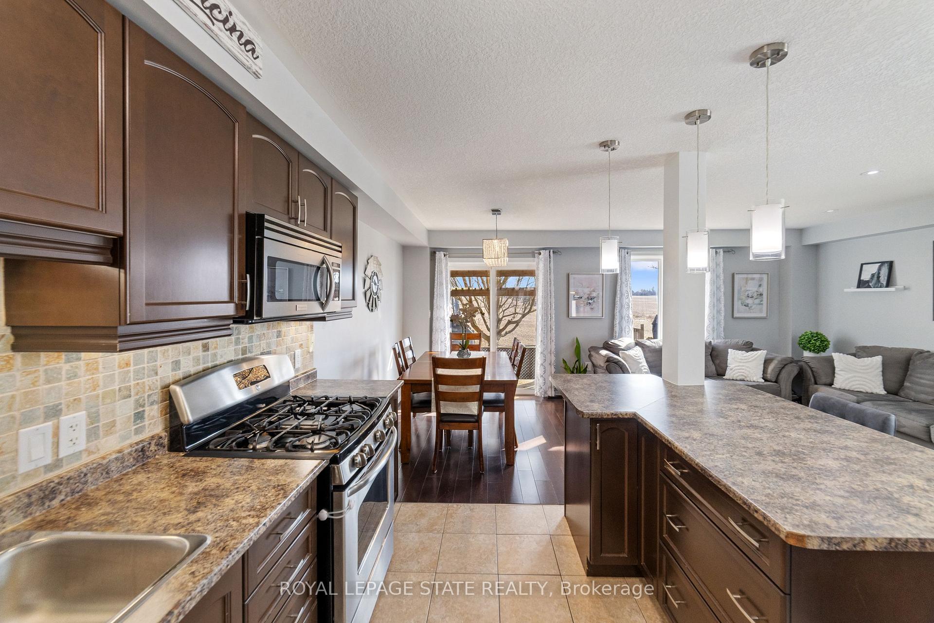 Photo 13 of 139 Periwinkle Drive, Hamilton, Stoney Creek — HOMEH