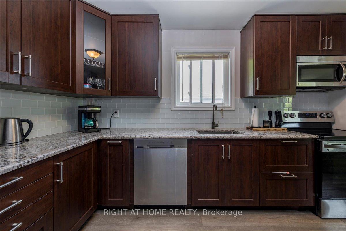 Photo 10 of 70 metro Road S, Georgina, Keswick North — HOMEH