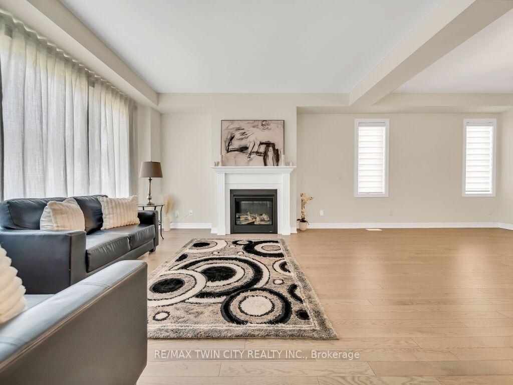 Photo 4 of 261 Broadacre Drive, Kitchener — HOMEH