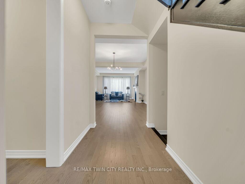 Photo 3 of 261 Broadacre Drive, Kitchener — HOMEH