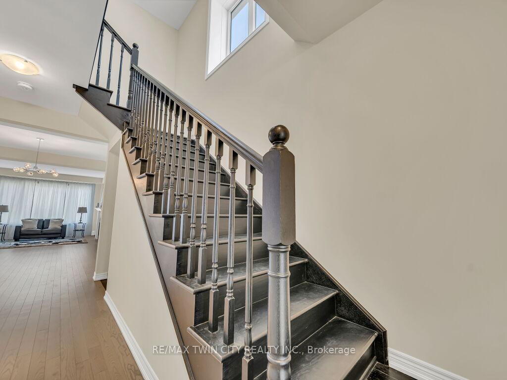 Photo 7 of 261 Broadacre Drive, Kitchener — HOMEH