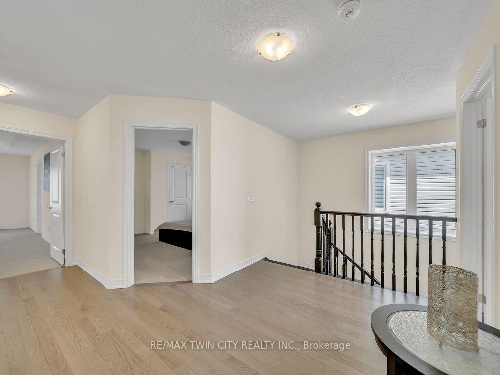 Photo 2 of 261 Broadacre Drive, Kitchener — HOMEH