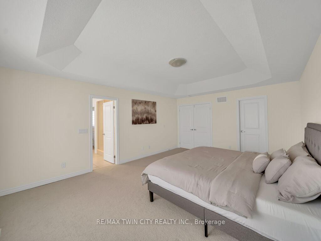 Photo 11 of 261 Broadacre Drive, Kitchener — HOMEH