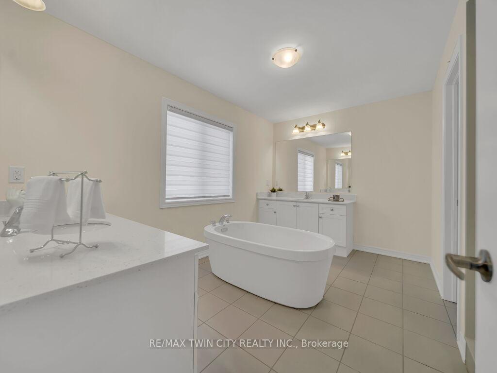 Photo 12 of 261 Broadacre Drive, Kitchener — HOMEH