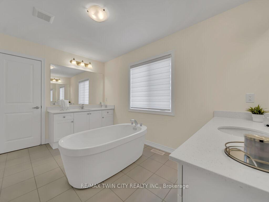 Photo 13 of 261 Broadacre Drive, Kitchener — HOMEH