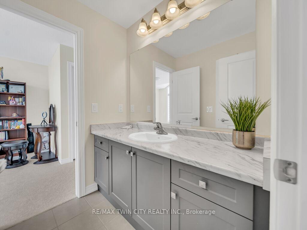 Photo 23 of 261 Broadacre Drive, Kitchener — HOMEH