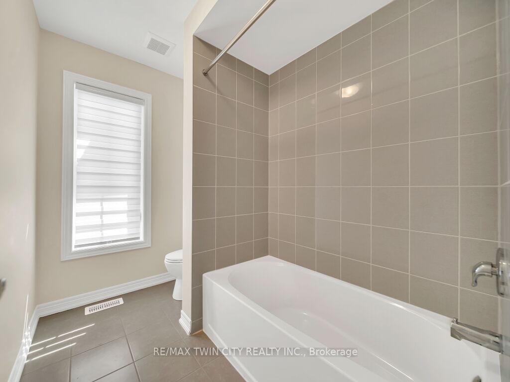 Photo 36 of 261 Broadacre Drive, Kitchener — HOMEH