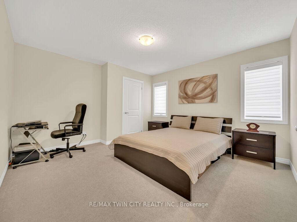 Photo 35 of 261 Broadacre Drive, Kitchener — HOMEH