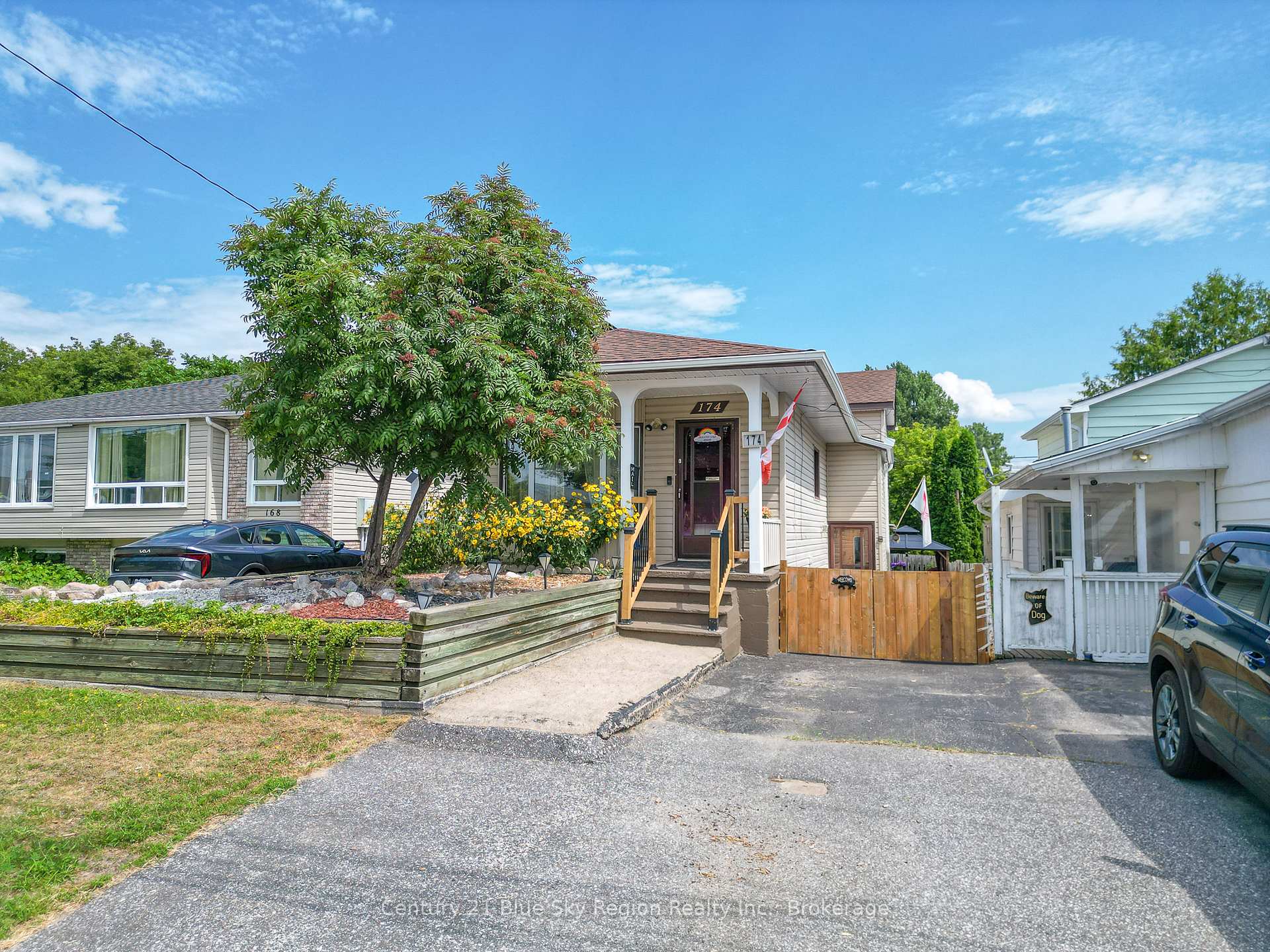 Front of 174 Princess Street E
