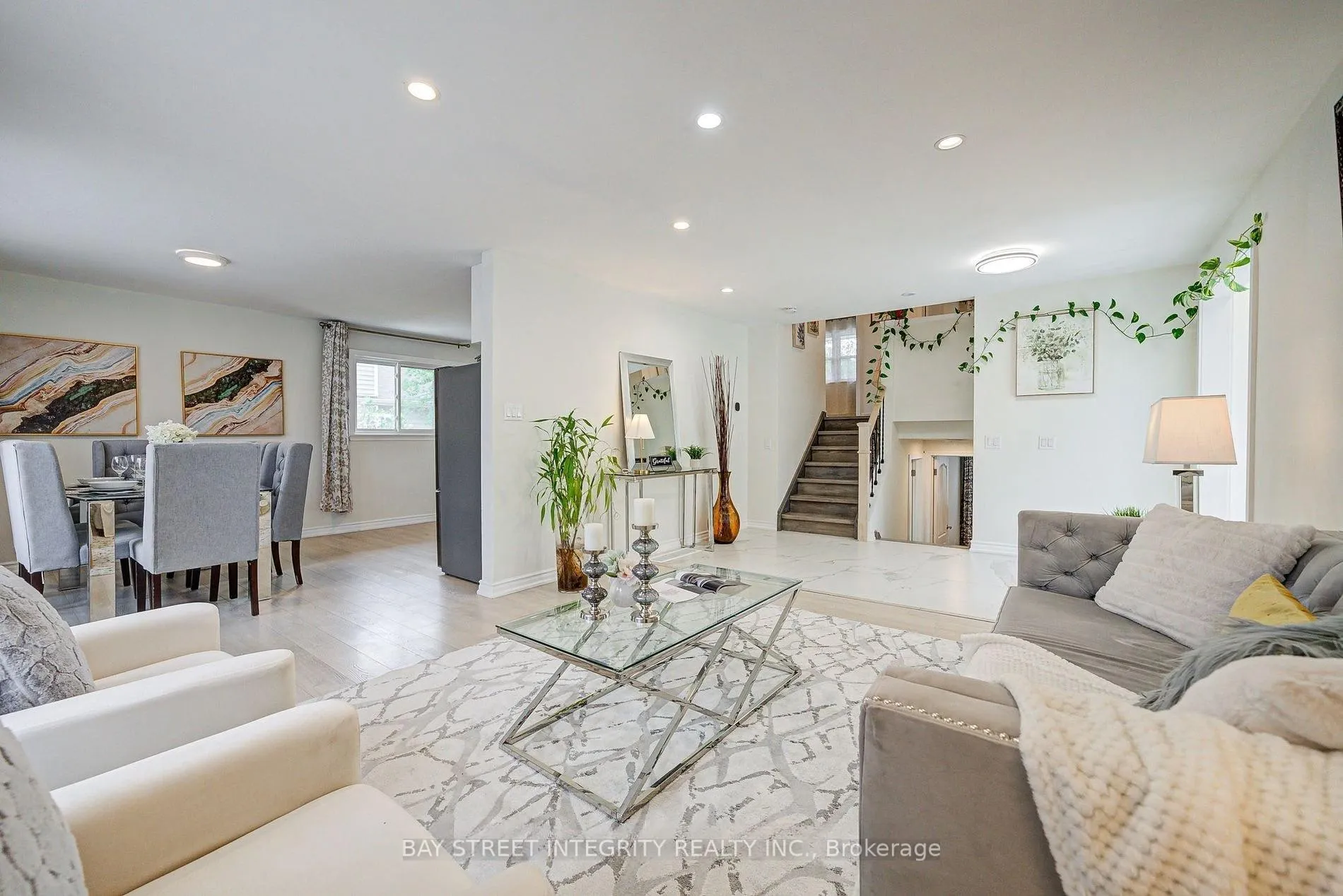 Photo 10 of 16 Arrowflight Drive, Markham, Bullock — HOMEH