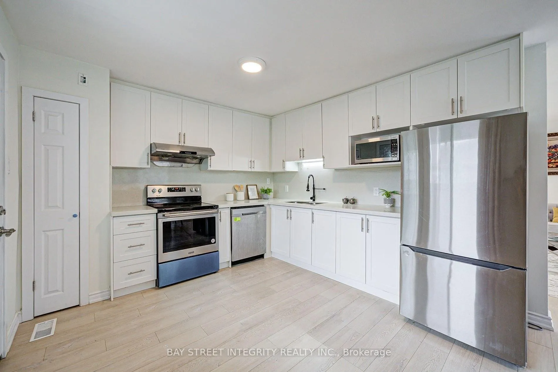 Photo 14 of 16 Arrowflight Drive, Markham, Bullock — HOMEH