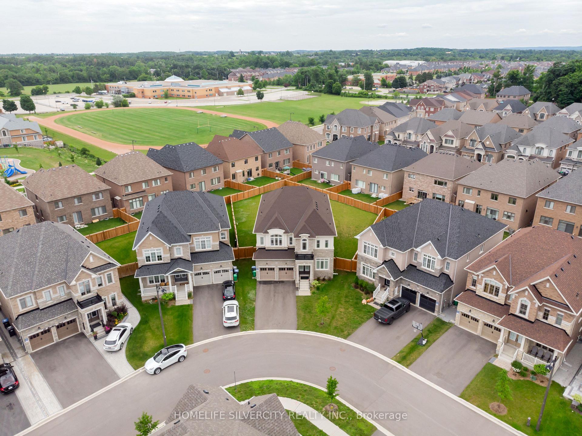 Photo 5 of 15 Moonstruck Street NE, Caledon, Caledon East — HOMEH
