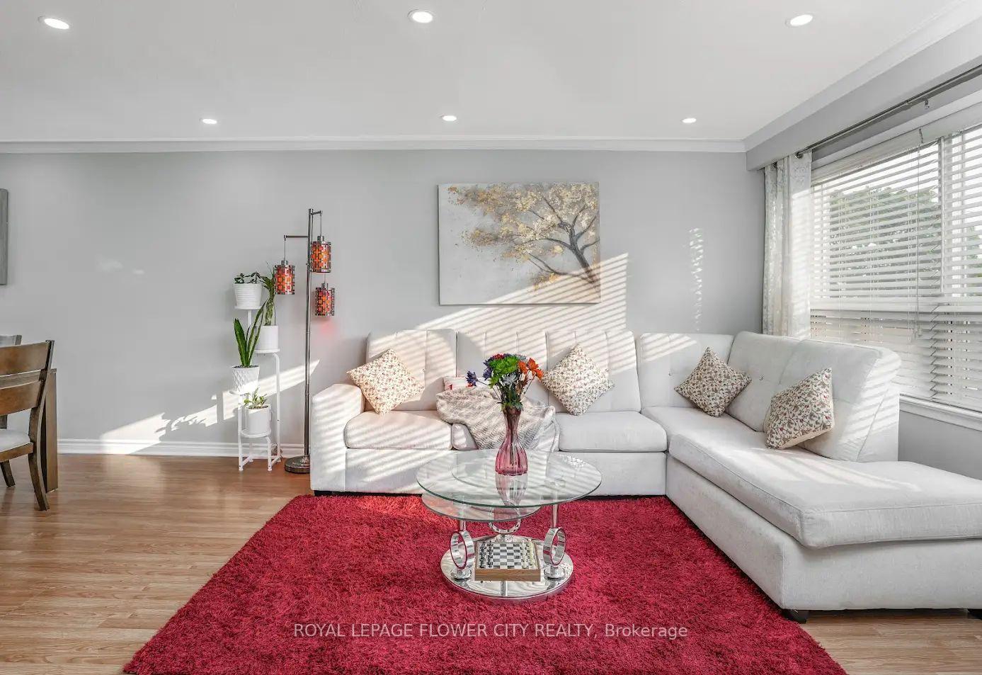 Photo 10 of 278 Elmhurst Drive, Etobicoke, Rexdale-Kipling — HOMEH