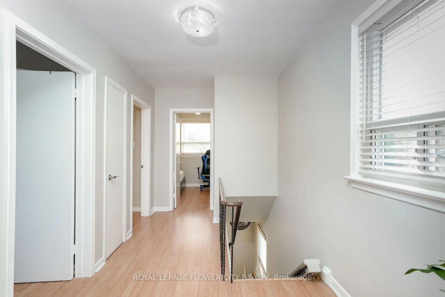 Photo 9 of 278 Elmhurst Drive, Etobicoke, Rexdale-Kipling — HOMEH