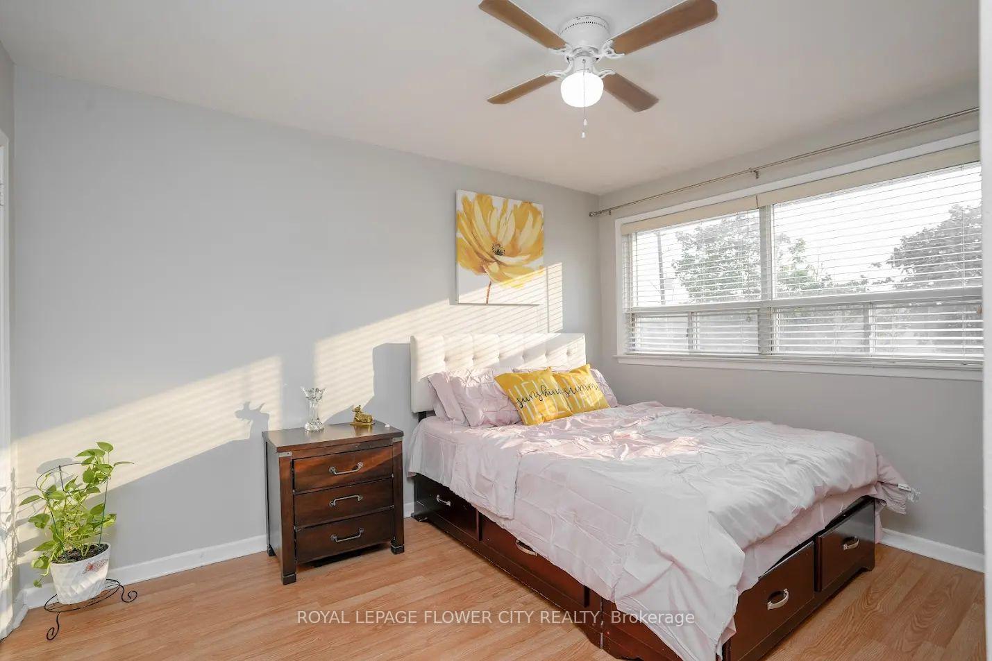 Photo 16 of 278 Elmhurst Drive, Etobicoke, Rexdale-Kipling — HOMEH